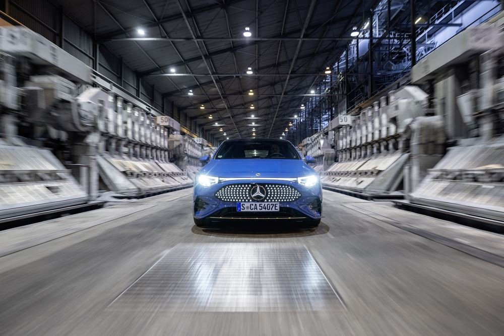 De l'aluminium recyclé contenant 75 % de déchets post-consommation dans la production automobile