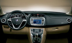 Lancia présente la Delta