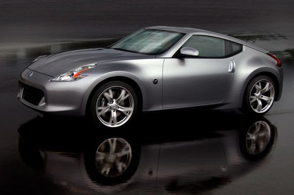 Nissan dévoile les premières photos du 370Z