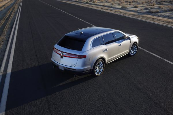 Lincoln présente le MKT à Détroit