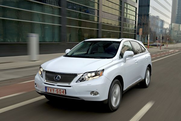 Première Européenne pour le nouveau Lexus RX450h