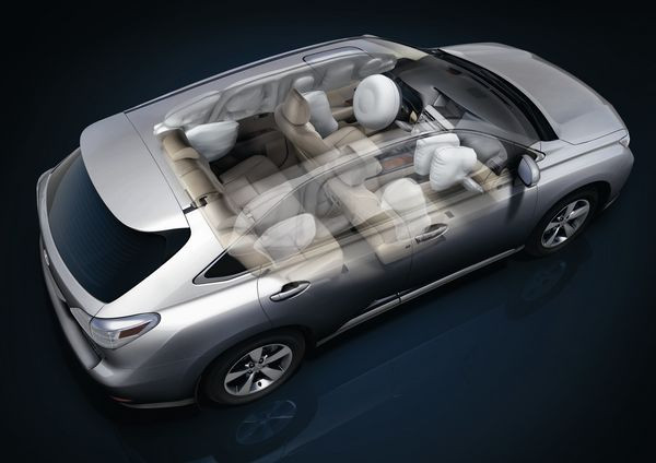 Première Européenne pour le nouveau Lexus RX450h