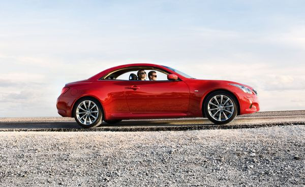 Infiniti présente le G37 Cabriolet à Genève