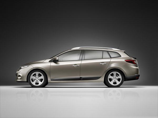Renault présente la nouvelle Renault Megane Estate à Genève