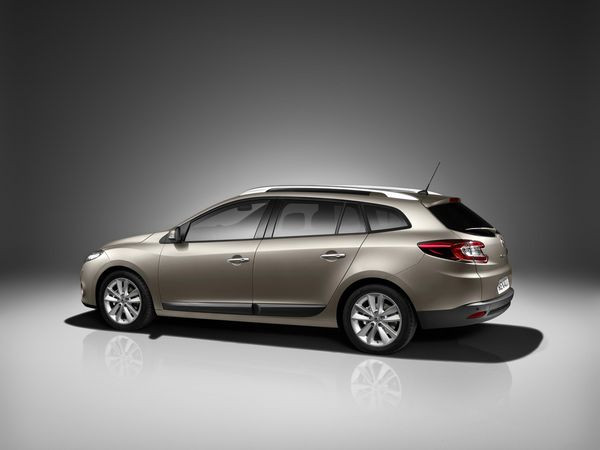 Renault présente la nouvelle Renault Megane Estate à Genève