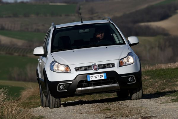Le nouveau Fiat Sedici présenté à Francfort