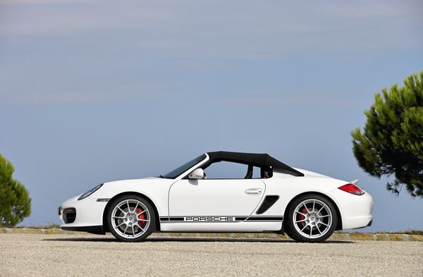 Première mondiale au salon de Los Angeles pour le nouveau Porsche Boxster Spyder