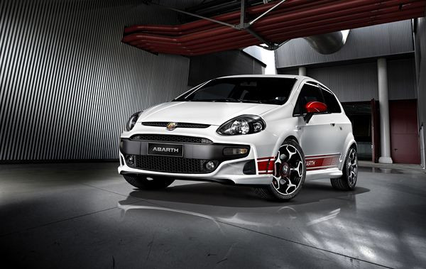 Fiat présente la Punto Evo Abarth à Genève