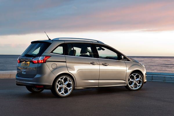 Ford présente le nouveau C-Max à Genève