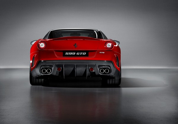 La nouvelle Ferrari 599 GTO dévoilée à Pékin