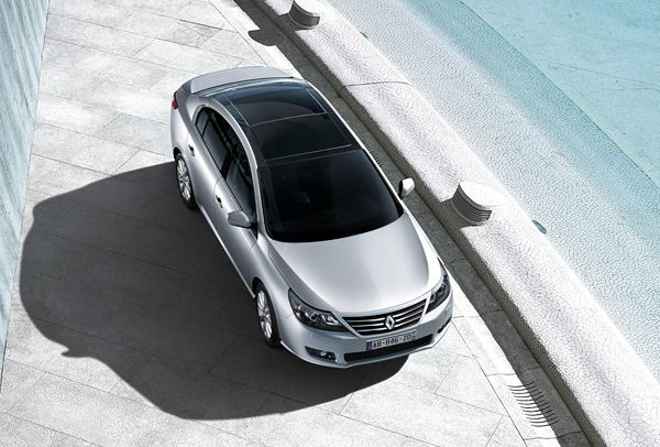 Renault dévoile la Latitude