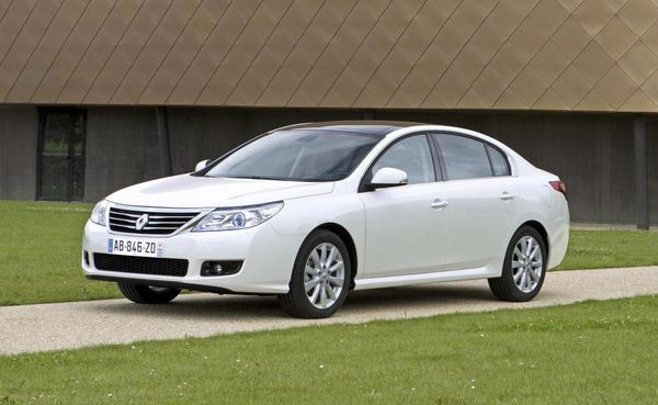 Première mondiale au Salon Automobile de Moscou pour la nouvelle Renault Latitude