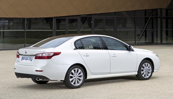 Première mondiale au Salon Automobile de Moscou pour la nouvelle Renault Latitude