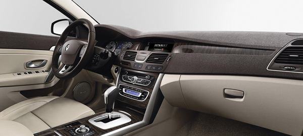 Première mondiale au Salon Automobile de Moscou pour la nouvelle Renault Latitude