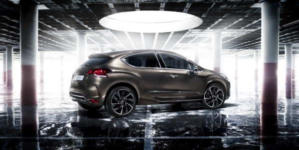 Le nouveau coupé quatre portes surélevé de Citroën dévoilé à Paris
