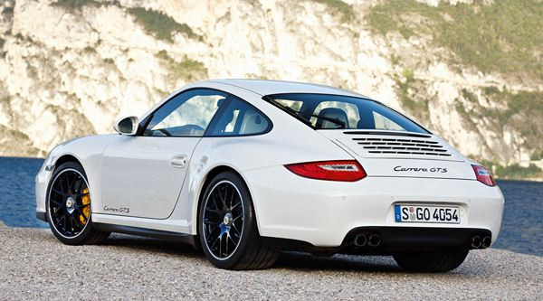 Une nouvelle Porsche 911 Carrera GTS à Paris