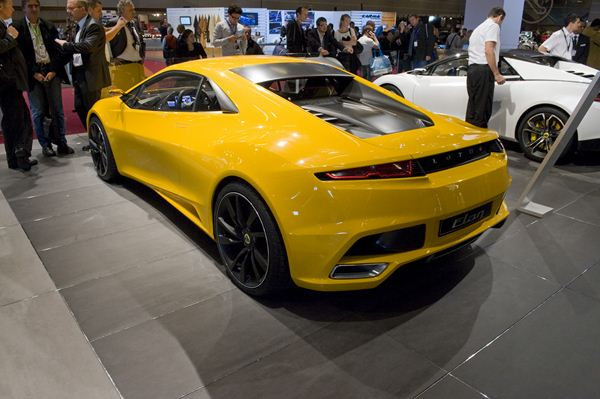 Lotus présente sa nouvelle Elan à Paris