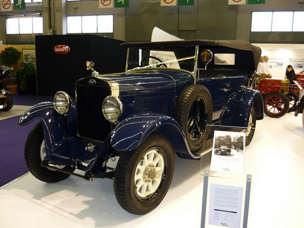 Skoda affiche ses 116 ans d'automobile à Rétromobile