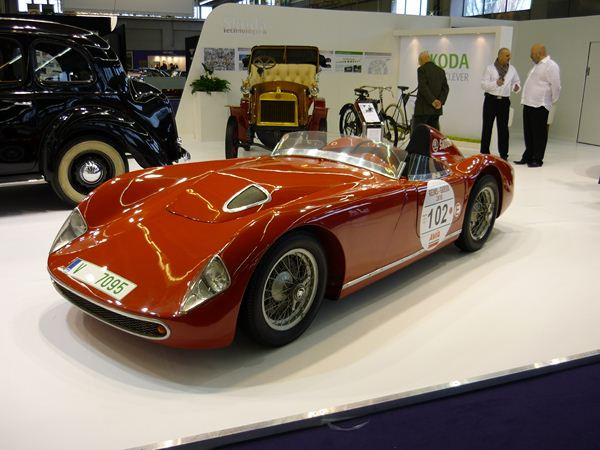Skoda affiche ses 116 ans d'automobile à Rétromobile