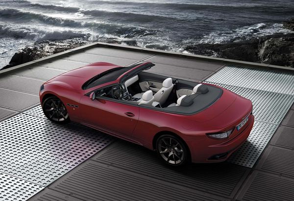 La Maserati GranCabrio se décline en mode Sport