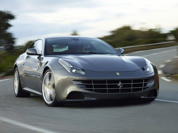 La nouvelle Ferrari Four se dévoile au salon de Genève
