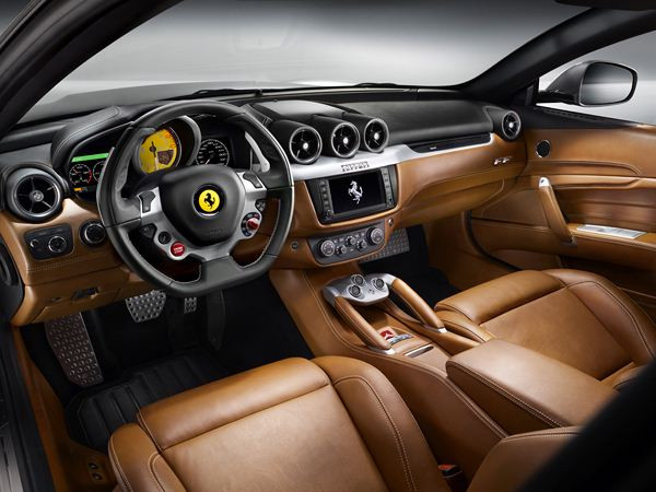 La nouvelle Ferrari Four se dévoile au salon de Genève