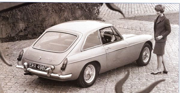 Le salon du cabriolet, du coupé, et du SUV ouvre ses portes pour deux jours