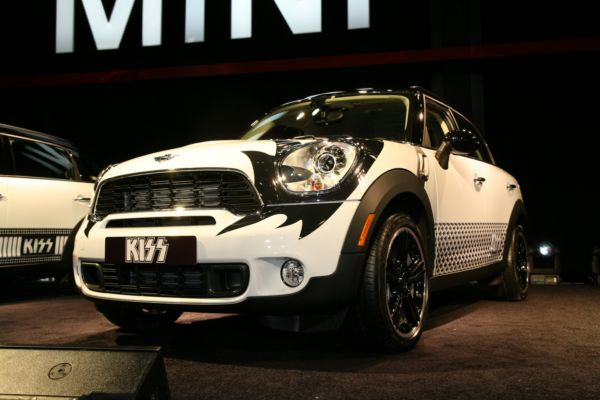 Le salon de l’automobile de New York ouvre ses portes au public américain