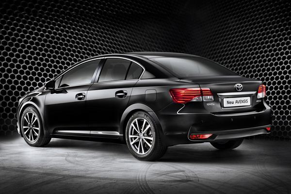 La Toyota Avensis s'offre un léger restyling