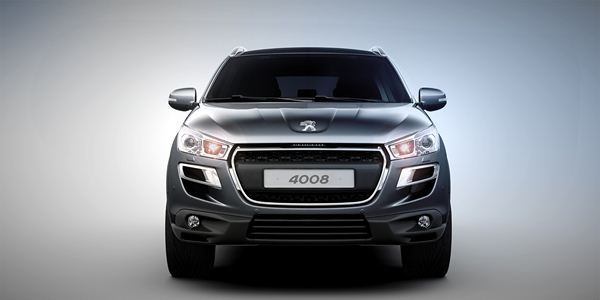 Le nouveau SUV compact Peugeot 4008 se découvre