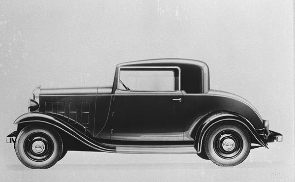 Citroën célèbre les 80 ans de la Rosalie à Rétromobile