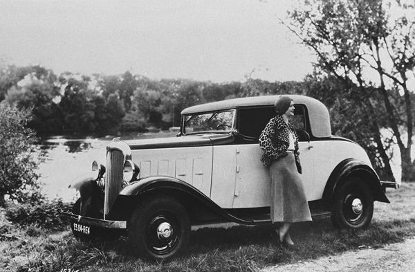 Citroën célèbre les 80 ans de la Rosalie à Rétromobile