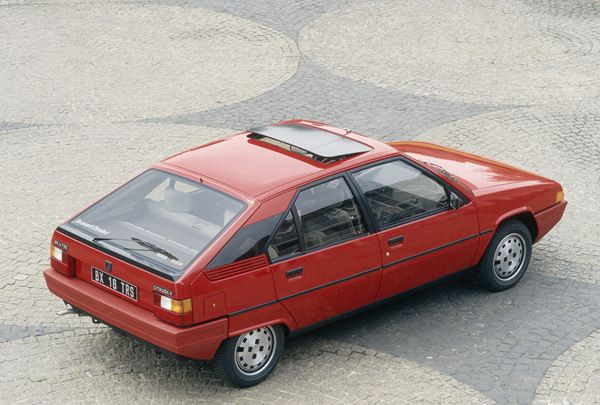 Citroën fête les 30 ans de la BX à Rétromobile
