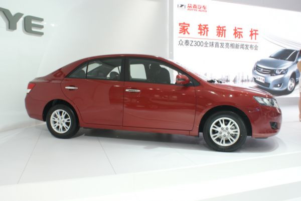 Dans les allées du salon de l'automobile de Pékin