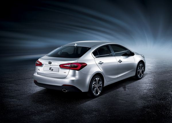 Une nouvelle Kia Cerato à la silhouette plus élancée et aux lignes dynamiques