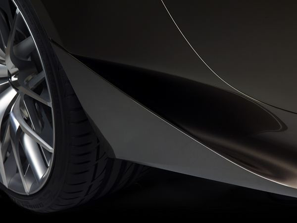 La berline de prestige Lexus LS affiche une orientation stylistique extérieure plus affirmée