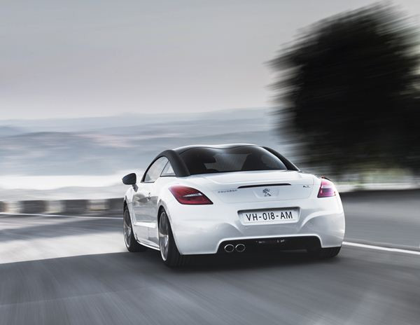 Le coupé sportif Peugeot RCZ adopte une nouvelle identité distinctive