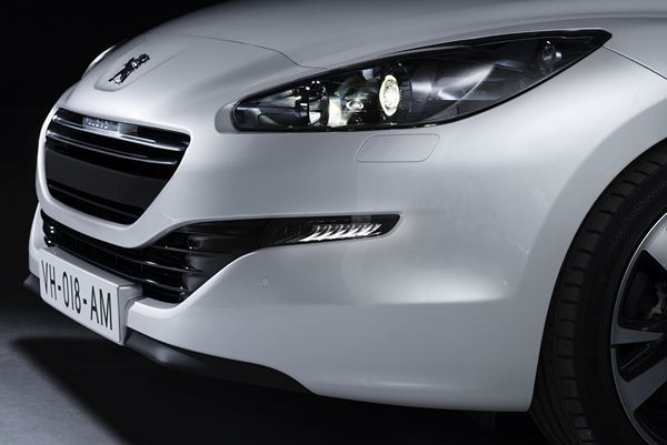 Le coupé sportif Peugeot RCZ adopte une nouvelle identité distinctive