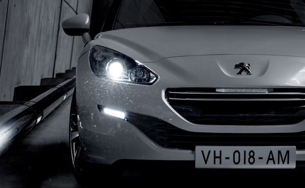 Le coupé sportif Peugeot RCZ adopte une nouvelle identité distinctive