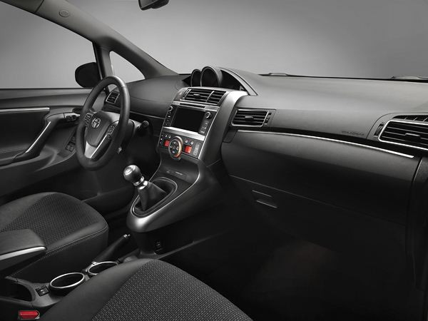 Le Toyota Verso s'offre un nouveau langage stylistique extérieur