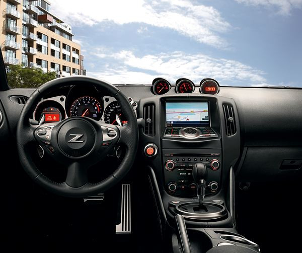 Le Nissan 370Z Roadster s'offre quelques retouches
