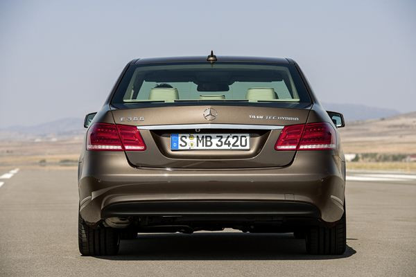 La Mercedes Classe E s'offre un design plus affirmé et des moteurs plus efficients