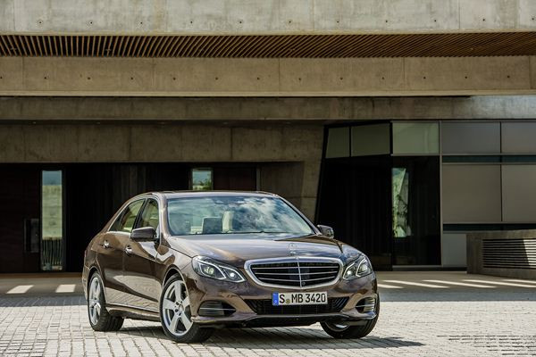 La Mercedes Classe E s'offre un design plus affirmé et des moteurs plus efficients