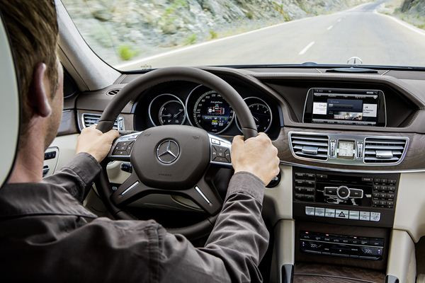 La Mercedes Classe E s'offre un design plus affirmé et des moteurs plus efficients