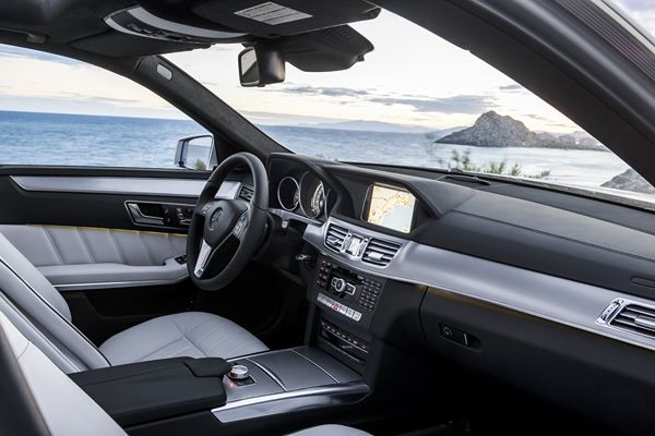 La Mercedes Classe E s'offre un design plus affirmé et des moteurs plus efficients