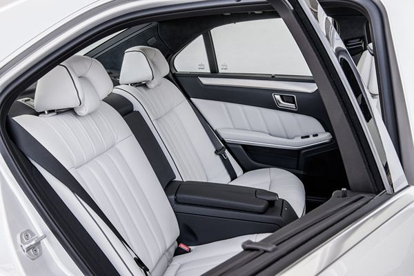 La Mercedes Classe E s'offre un design plus affirmé et des moteurs plus efficients