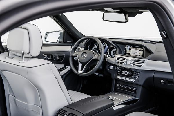 La Mercedes Classe E s'offre un design plus affirmé et des moteurs plus efficients