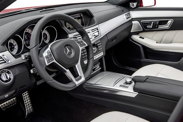 La Mercedes Classe E s'offre un design plus affirmé et des moteurs plus efficients