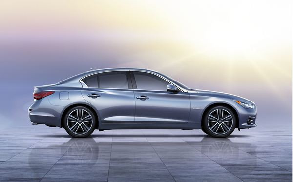 La marque automobile premium Infiniti dévoile la nouvelle berline Q50
