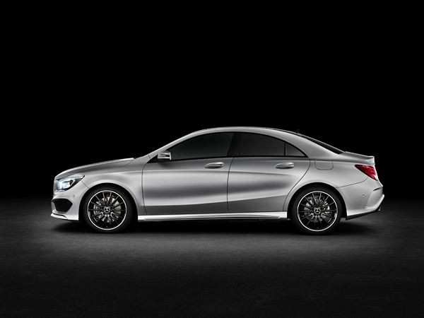 Mercedes dévoile le nouveau coupé à quatre portes dépourvues de montant CLA